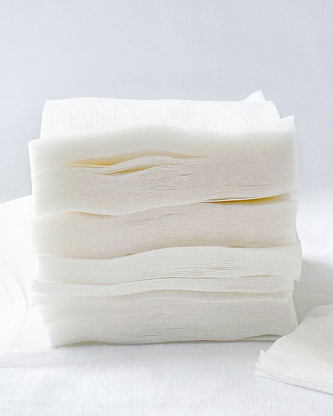 glow invisible lyocell pads
