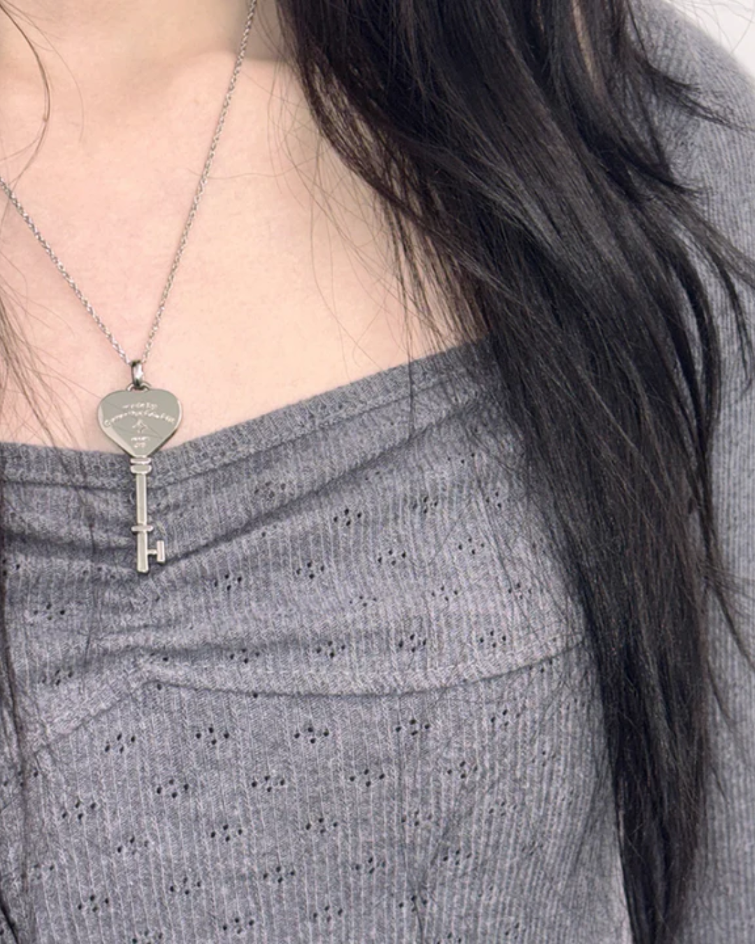 [PROMO] glow room 417 key necklace